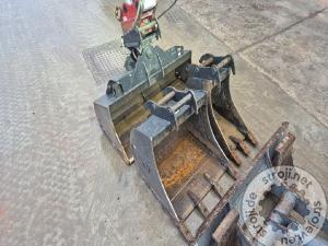 Mini bagri, TAKEUCHI TB225 - 2021 LETNIK - 1365 UR - 3X ŽLICA