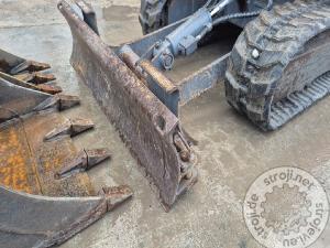 Mini bagri, TAKEUCHI TB225 - 2021 LETNIK - 1365 UR - 3X ŽLICA