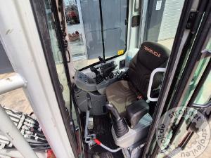 Mini bagri, TAKEUCHI TB225 - 2019 LETNIK - 1590 DELOVNIH UR - POWERTILT