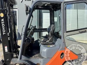 Viličarji čelni, TOYOTA FDF30 - 2015 LETNIK - TRIPLEX - 4075 UR