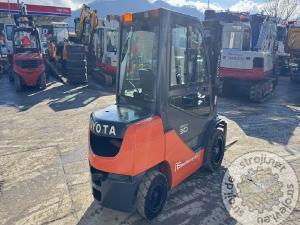 Viličarji čelni, TOYOTA FDF30 - 2015 LETNIK - TRIPLEX - 4075 UR