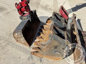 Mini bagri, TAKEUCHI TB240 - POWERTILT - 4X ŽLICA - 2016 LETNIK