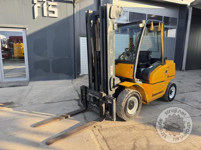 Viličarji čelni, JUNGHEINRICH DFG 545 – 2005 LETNIK - 1065 UR – TRIPLEX