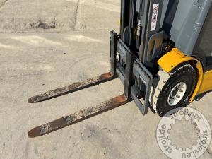 Viličarji čelni, JUNGHEINRICH TFG 320S - 2011 LETNIK - 1725 UR