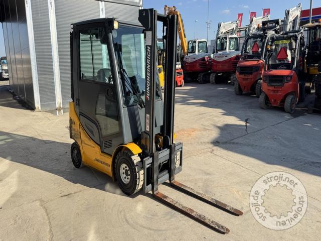 Viličarji čelni, JUNGHEINRICH TFG 320S - 2011 LETNIK - 1725 UR