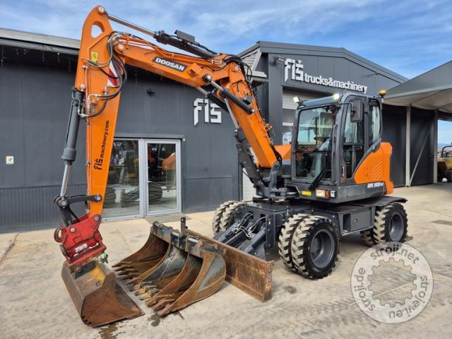 Bagri na kolesih, Ostali DX100W-7 - POWERTILT - 4X ŽLICE - STABILIZATORJI