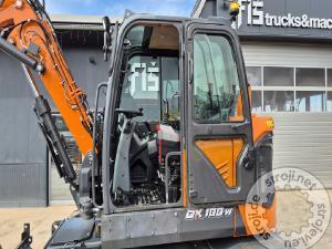 Bagri na kolesih, Ostali DX100W-7 - POWERTILT - 4X ŽLICE - STABILIZATORJI