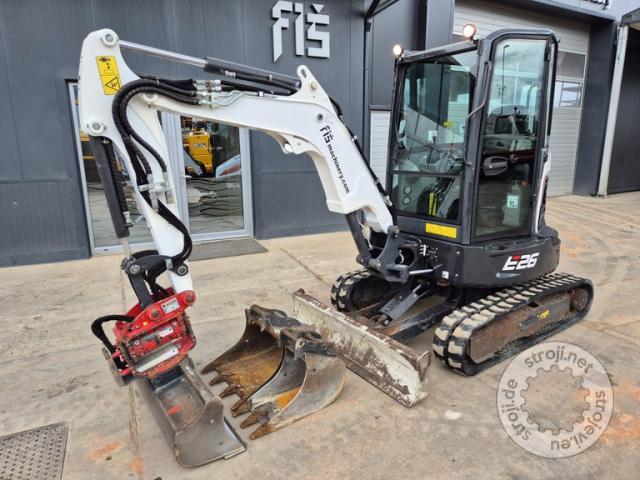 Mini bagri, BOBCAT E26 - POWERTILT - 3X ŽLICE - LETNIK 2019 - 1670 DE