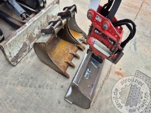 Mini bagri, BOBCAT E26 - POWERTILT - 3X ŽLICE - LETNIK 2019 - 1670 DE