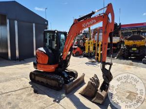 Mini bagri, KUBOTA KX057-4 - LETNIK 2015 - 3X ŽLICE - 5480 UR