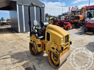 Valjarji tandem valjar, CATERPILLAR CB 2.7 - 2018 LETNIK - 800 UR